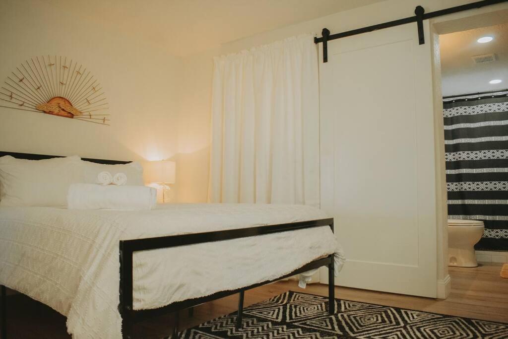 앨버커키 Casa Charleston-3Br-2Bath-Hot Tub-Pet Friendly-No Pet Fees! 빌라 외부 사진