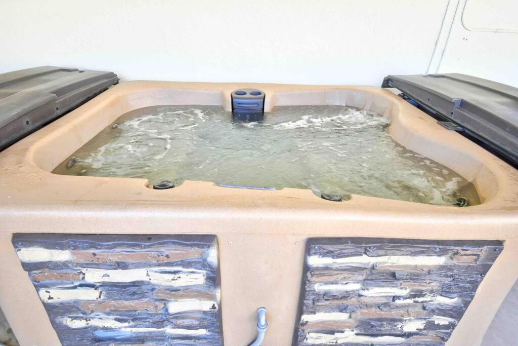 앨버커키 Casa Charleston-3Br-2Bath-Hot Tub-Pet Friendly-No Pet Fees! 빌라 외부 사진