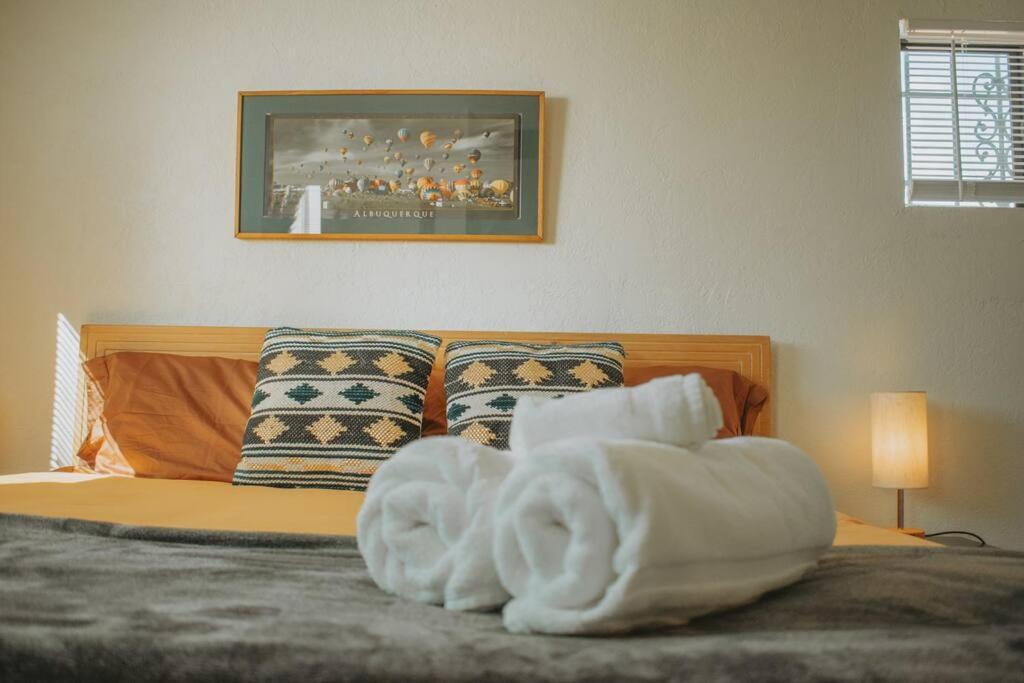 앨버커키 Casa Charleston-3Br-2Bath-Hot Tub-Pet Friendly-No Pet Fees! 빌라 외부 사진