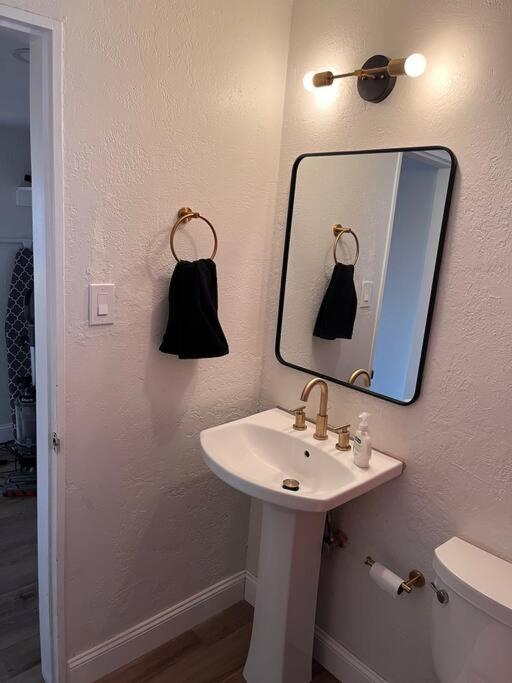 앨버커키 Casa Charleston-3Br-2Bath-Hot Tub-Pet Friendly-No Pet Fees! 빌라 외부 사진