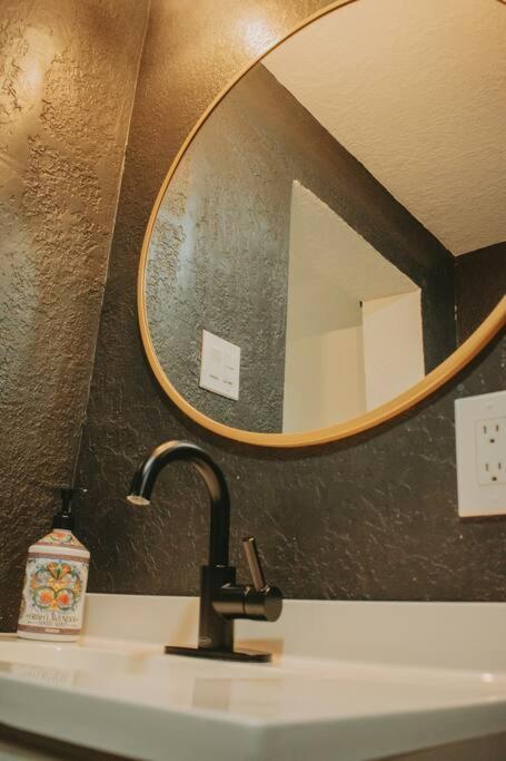 앨버커키 Casa Charleston-3Br-2Bath-Hot Tub-Pet Friendly-No Pet Fees! 빌라 외부 사진