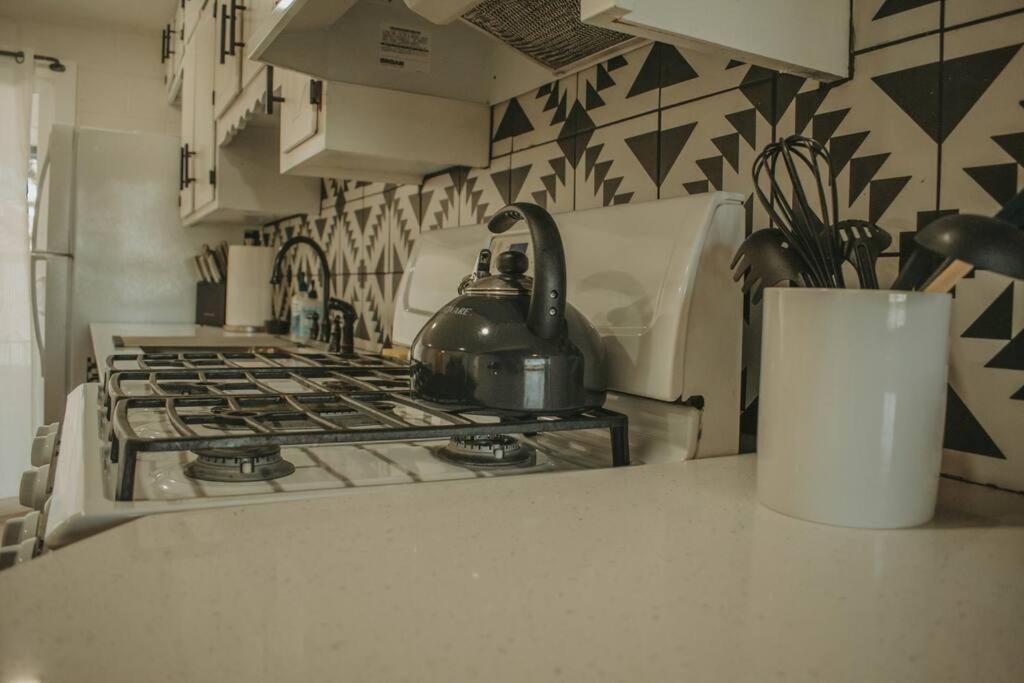 앨버커키 Casa Charleston-3Br-2Bath-Hot Tub-Pet Friendly-No Pet Fees! 빌라 외부 사진